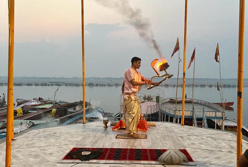 India: Aranyhromszg + Dvali 
